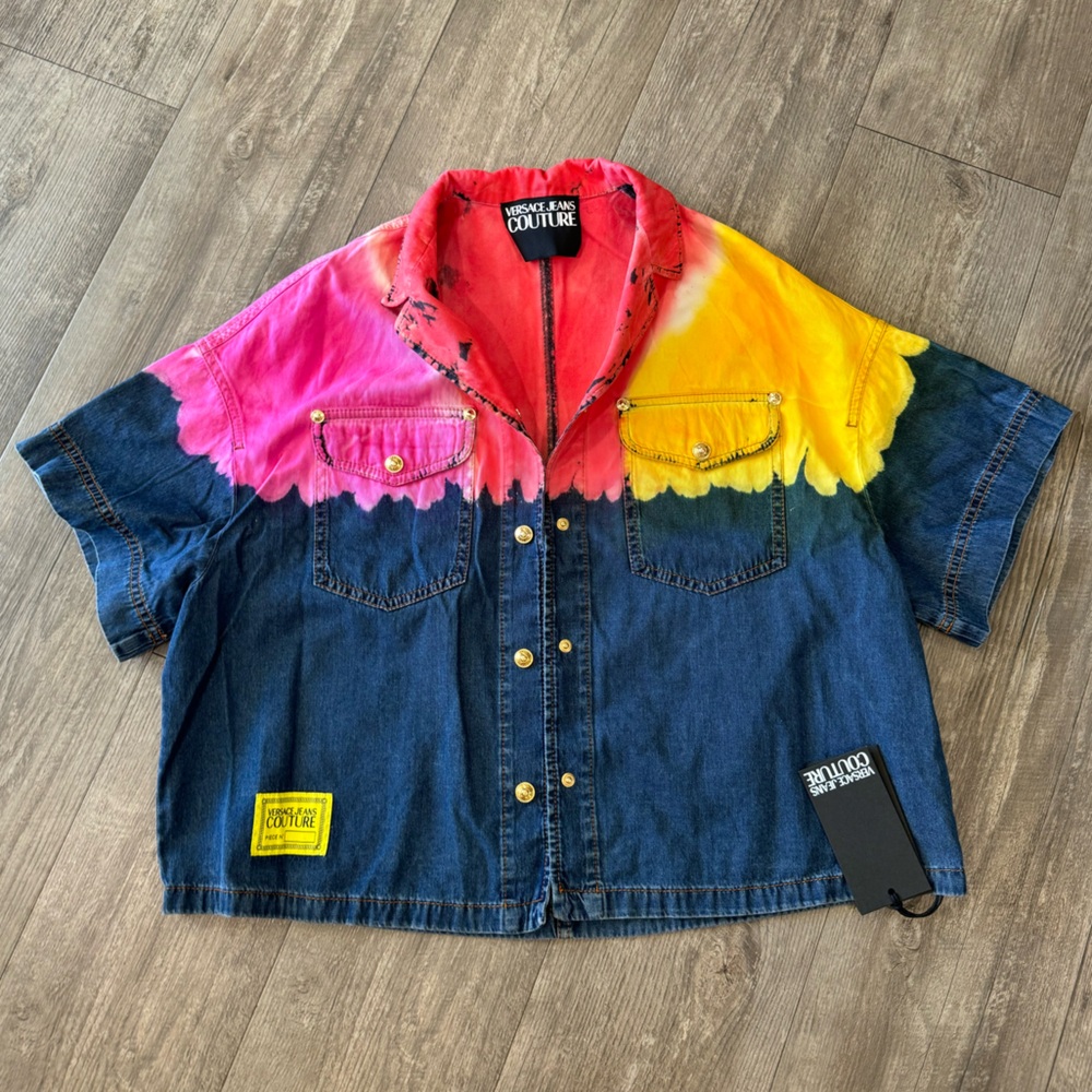 ONE DAY SALE✨

FINAL SALE💐✨VERSACE jeans couture